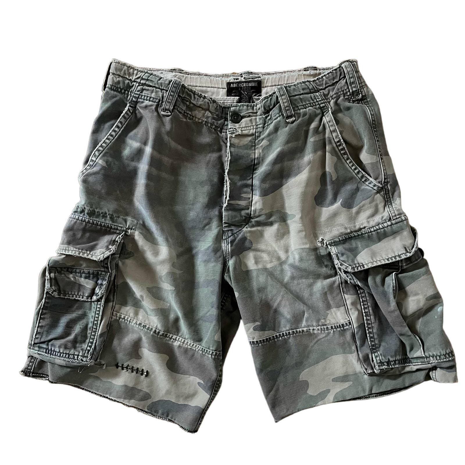 Abercrombie & Fitch A&F Mens Size 34 Camo Cargo Shorts Flaws
